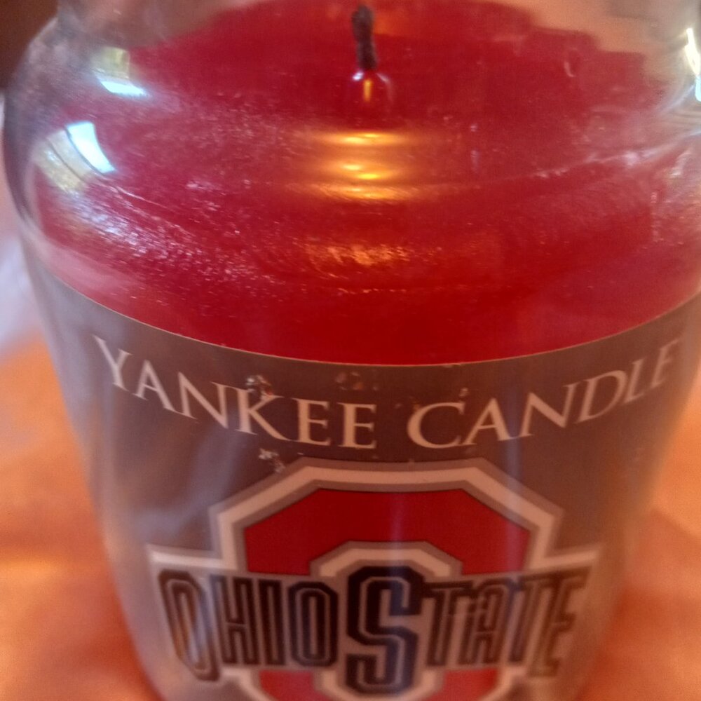 Vintage Yankee Candle Ohio State Macintosh 22 oz Candle - Picture 2 of 3